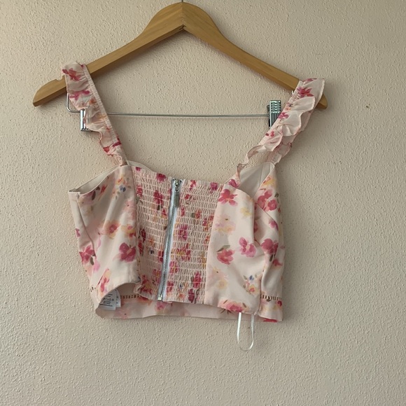 Kendall + Kylie Floral Corset like Crop Top White Pink Ruffles Sleeves S - Picture 6 of 7